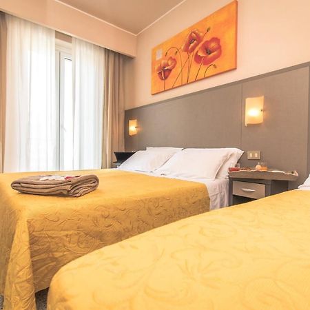 קאטוליקה Hotel London מראה חיצוני תמונה