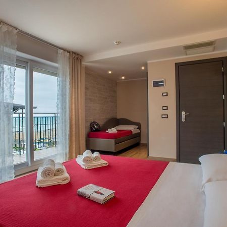 קאטוליקה Hotel London מראה חיצוני תמונה