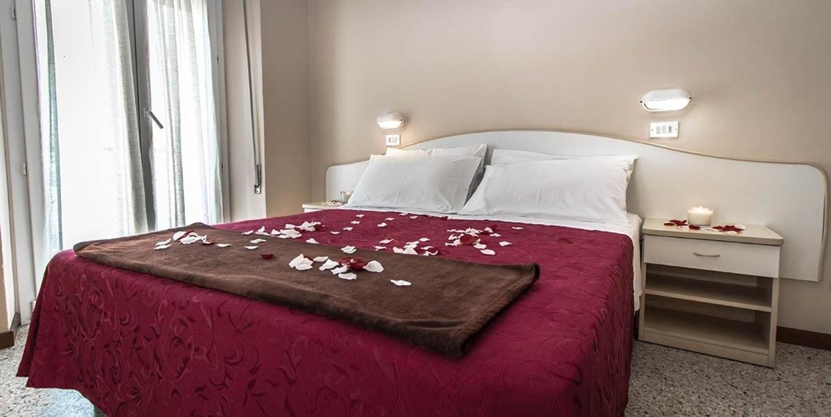 קאטוליקה Hotel London מראה חיצוני תמונה