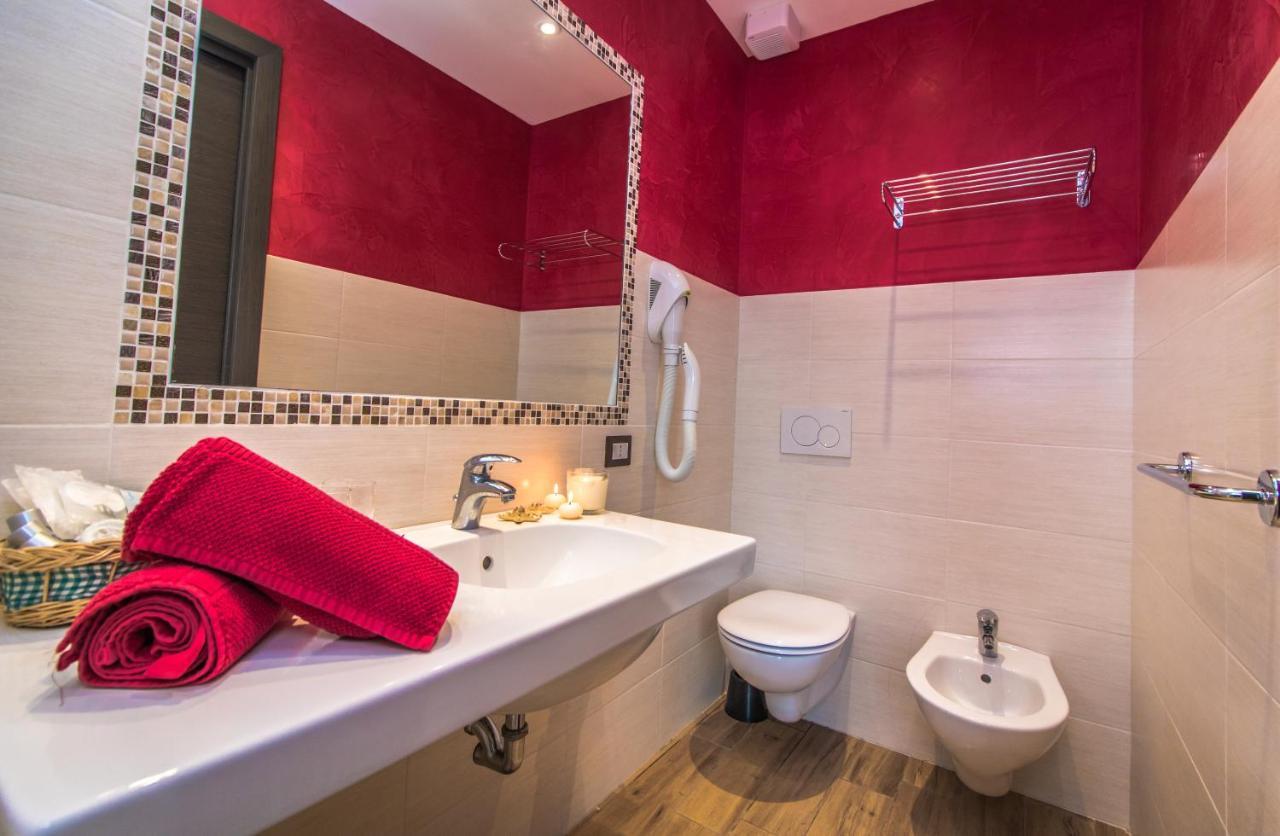 קאטוליקה Hotel London מראה חיצוני תמונה